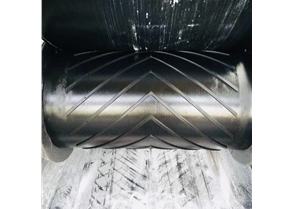 Chevron conveyor belt